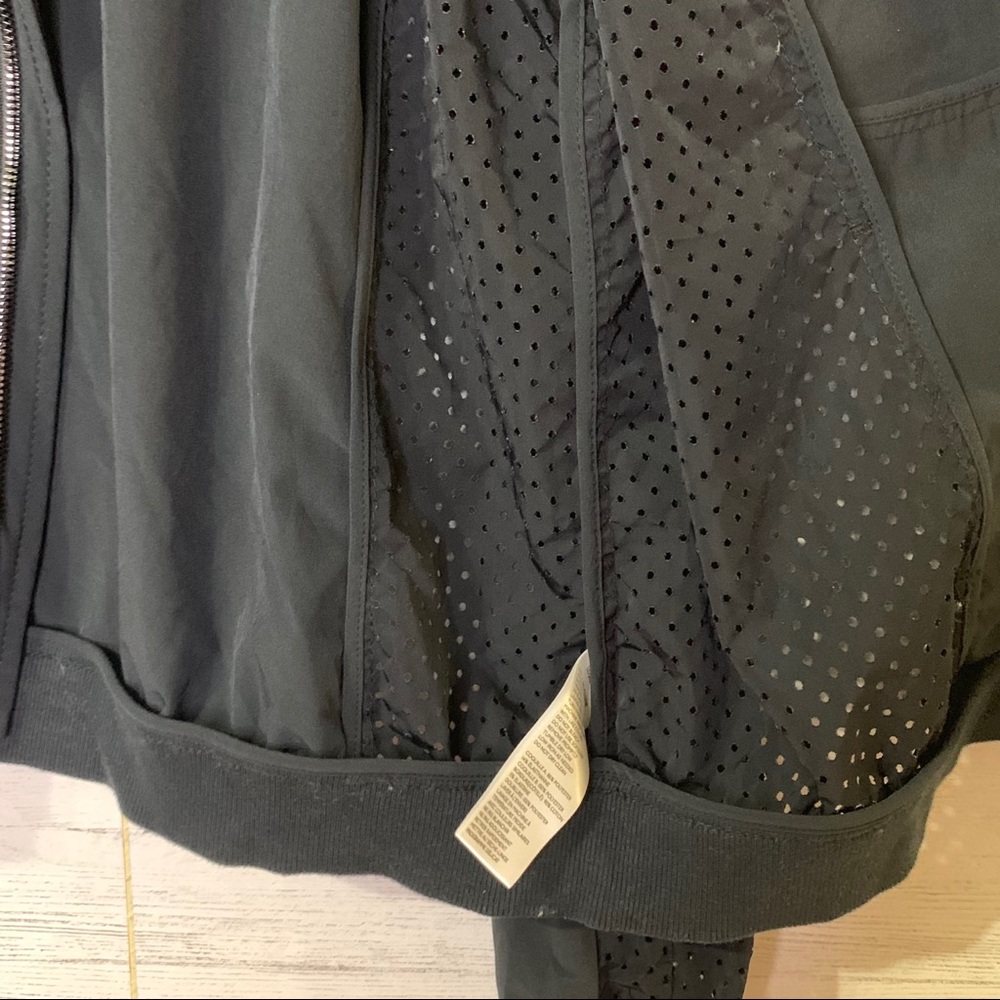 Uo without walls black perforated sport jacket/M - Picture 6 of 11